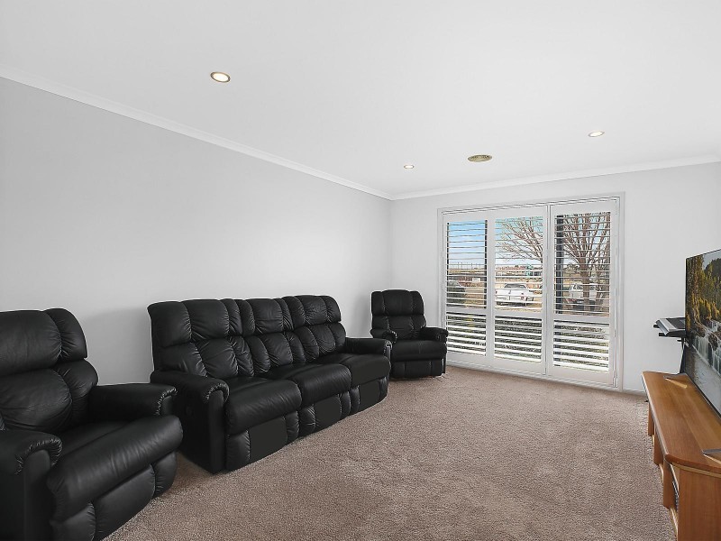 27 Delma View, Gungahlin ACT 2912