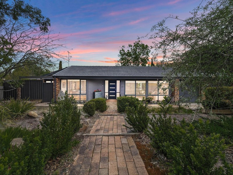 12 Dennys Place, Macarthur ACT 2904