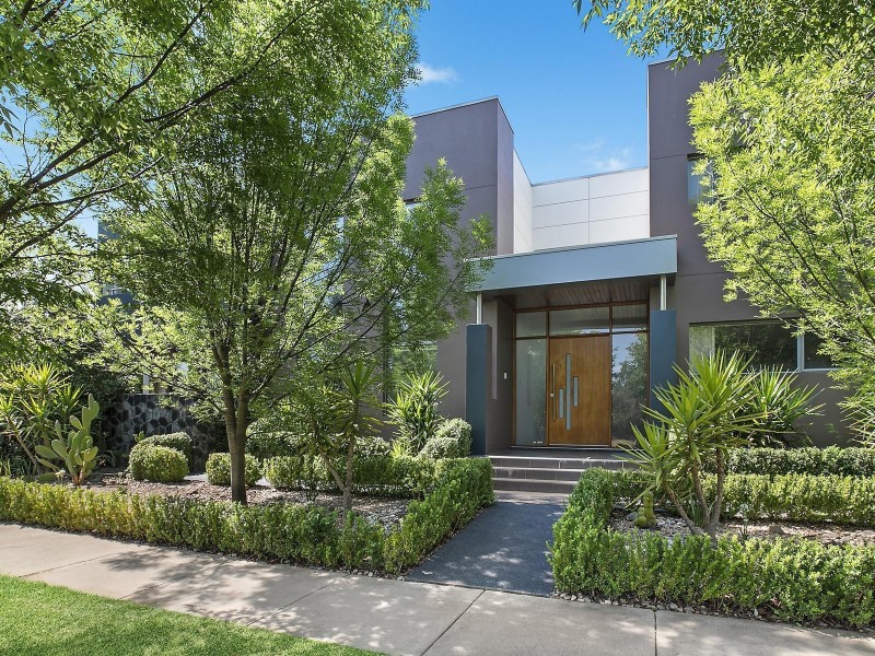 20 Helen Leonard Crescent, Forde ACT 2914