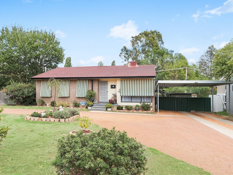 16 MacAdam Street, Page ACT 2614