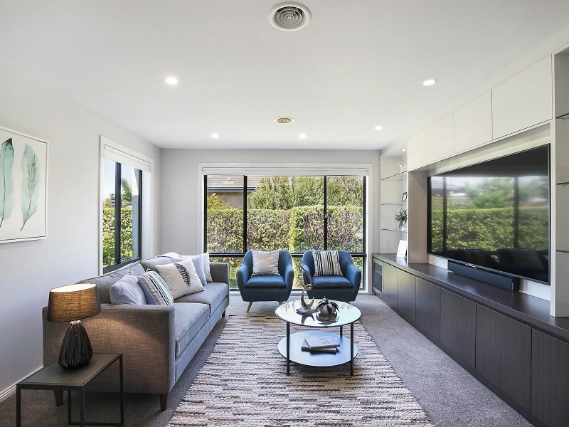 8 McHenry Street, Amaroo ACT 2914