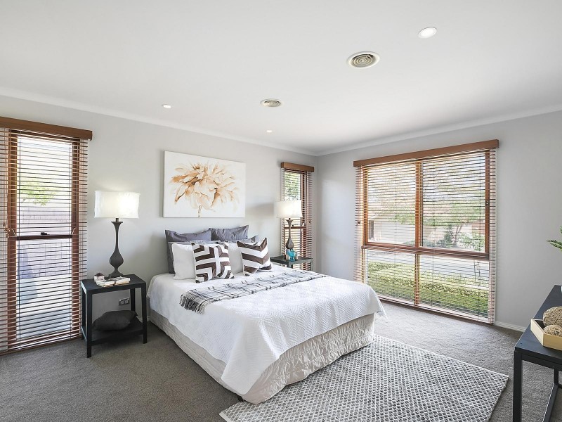 8 McHenry Street, Amaroo ACT 2914