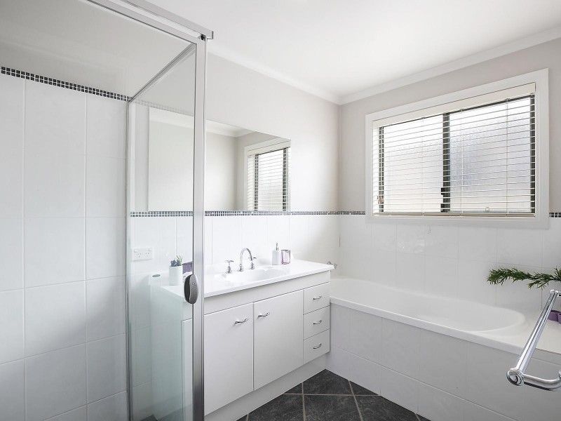 8 McHenry Street, Amaroo ACT 2914