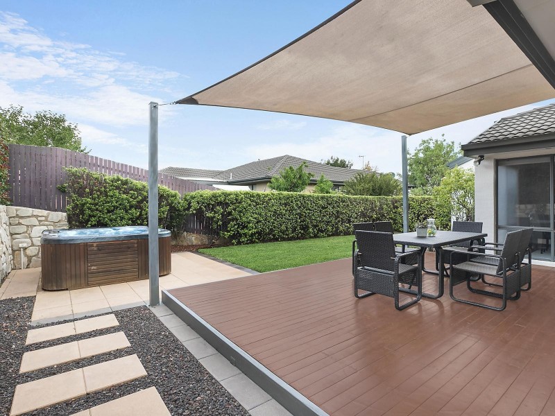 8 McHenry Street, Amaroo ACT 2914