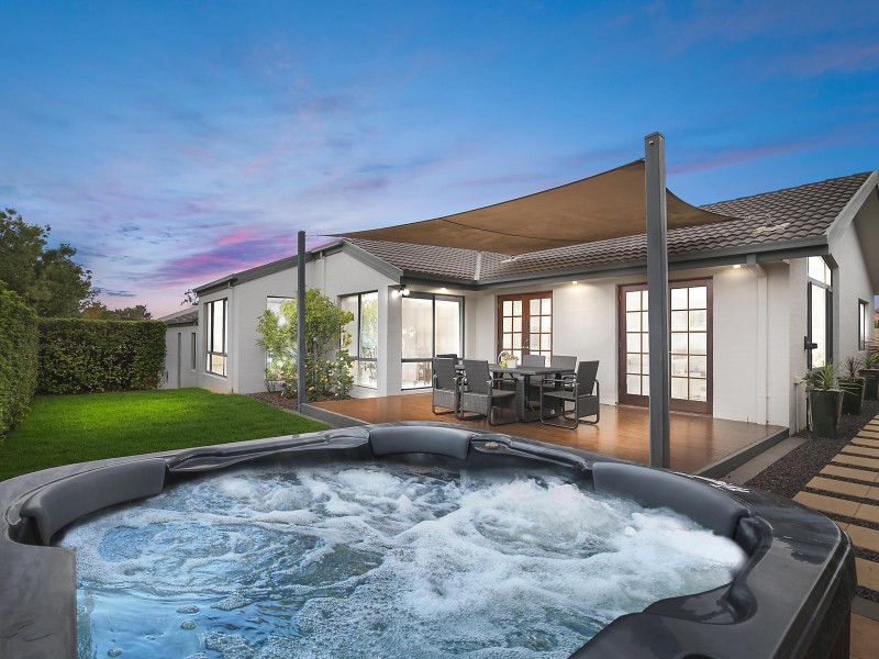8 McHenry Street, Amaroo ACT 2914