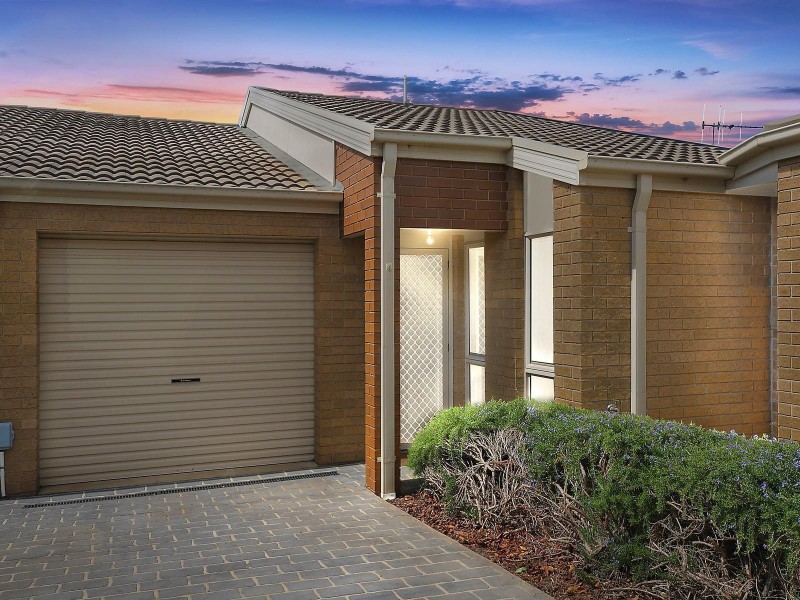 4/2 Neil Currie Street, Casey ACT 2913