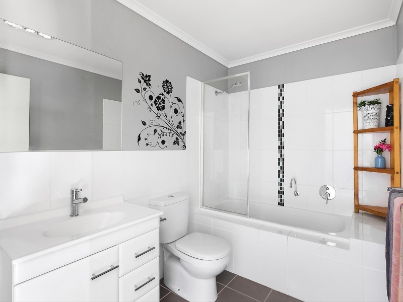 4/2 Neil Currie Street, Casey ACT 2913