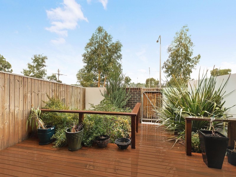 16/8 Henry Kendall Street, Franklin ACT 2913