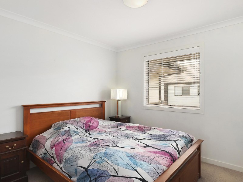 16/8 Henry Kendall Street, Franklin ACT 2913