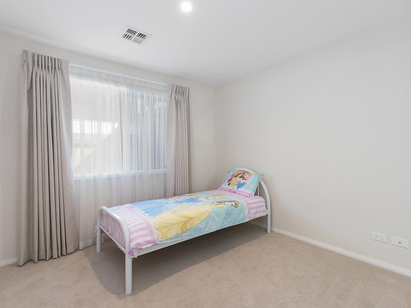 28 John Crawford Crescent, Casey ACT 2913