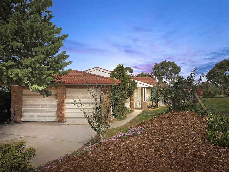 51 Bunduluk Crescent, Ngunnawal ACT 2913