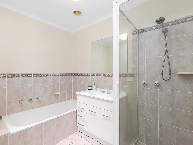 51 Bunduluk Crescent, Ngunnawal ACT 2913