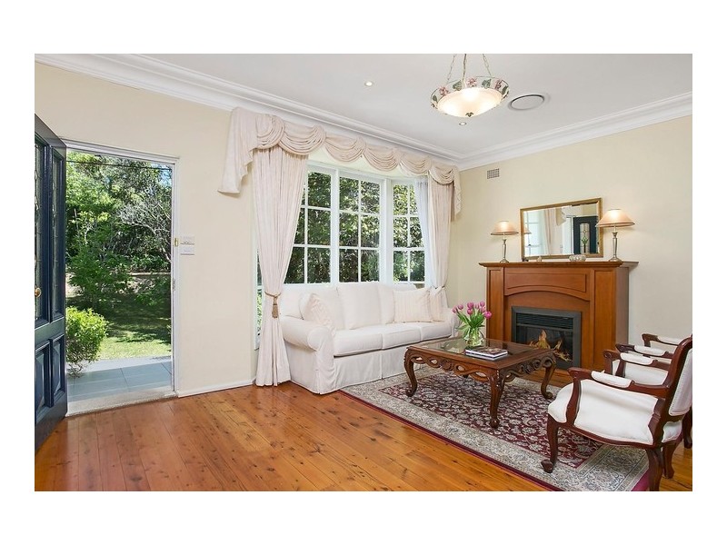 15 Ellalong Road, Turramurra NSW 2074