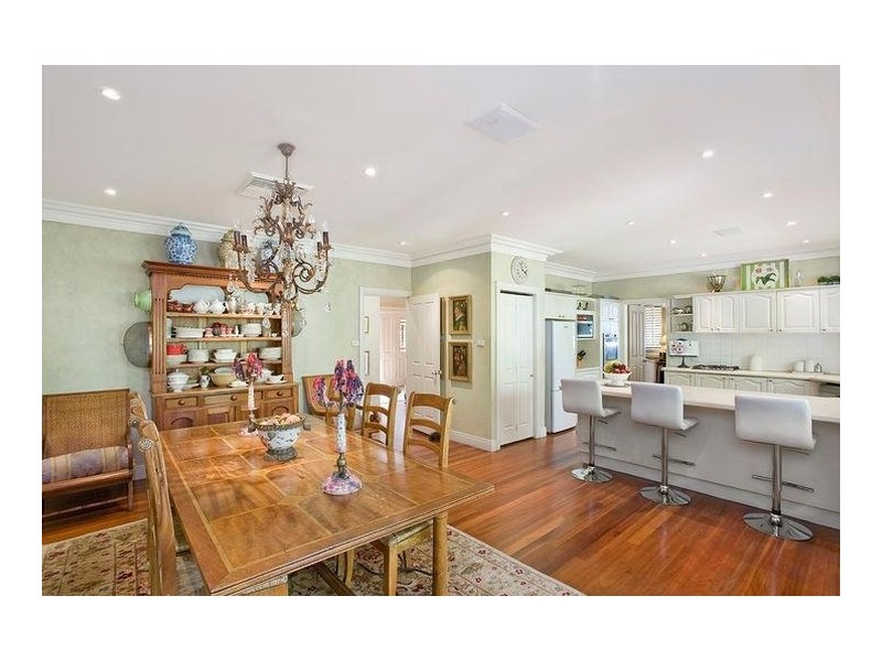 10 St Andrews Drive, Pymble NSW 2073