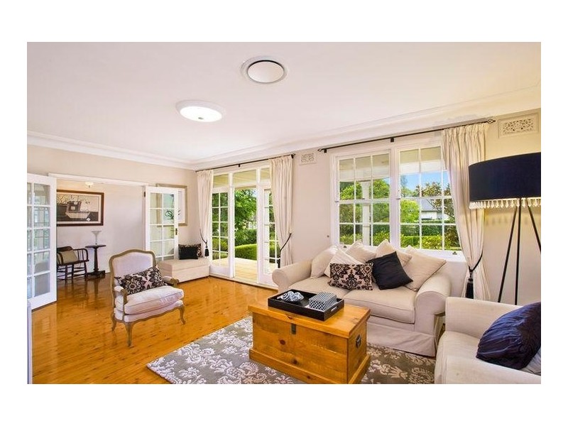 6 Garrick Road, St Ives NSW 2075