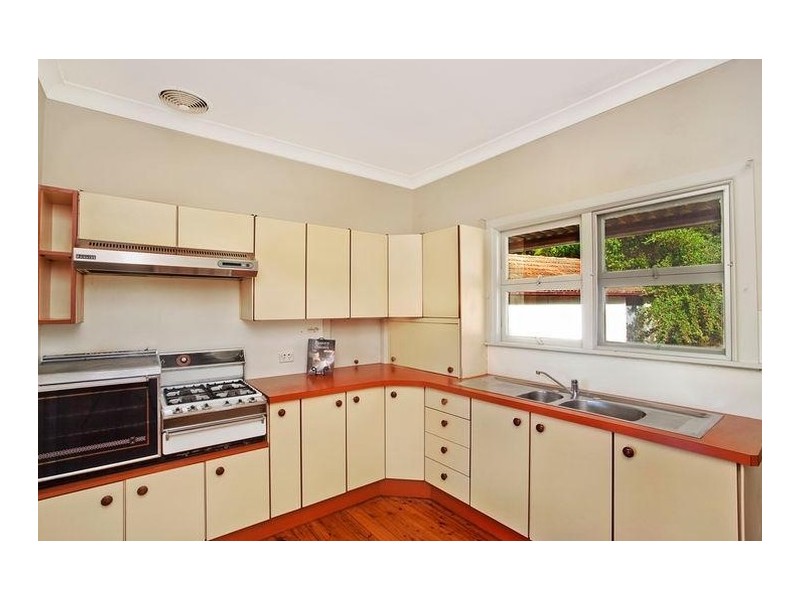 38 Bolwarra Avenue, West Pymble NSW 2073