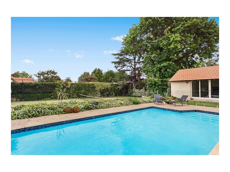 9 Eulbertie Avenue, Warrawee NSW 2074