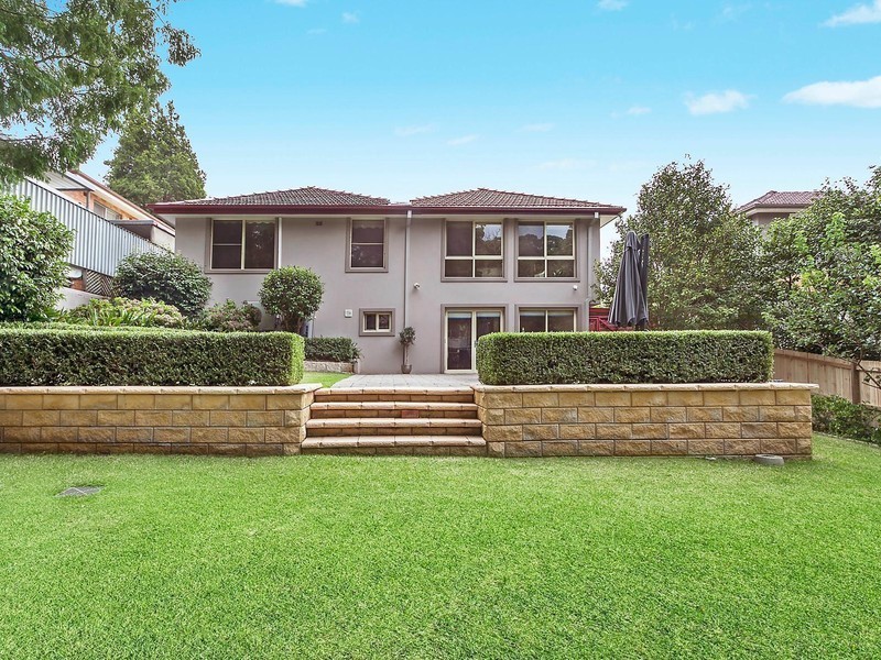 9 Putarri Avenue, St Ives NSW 2075