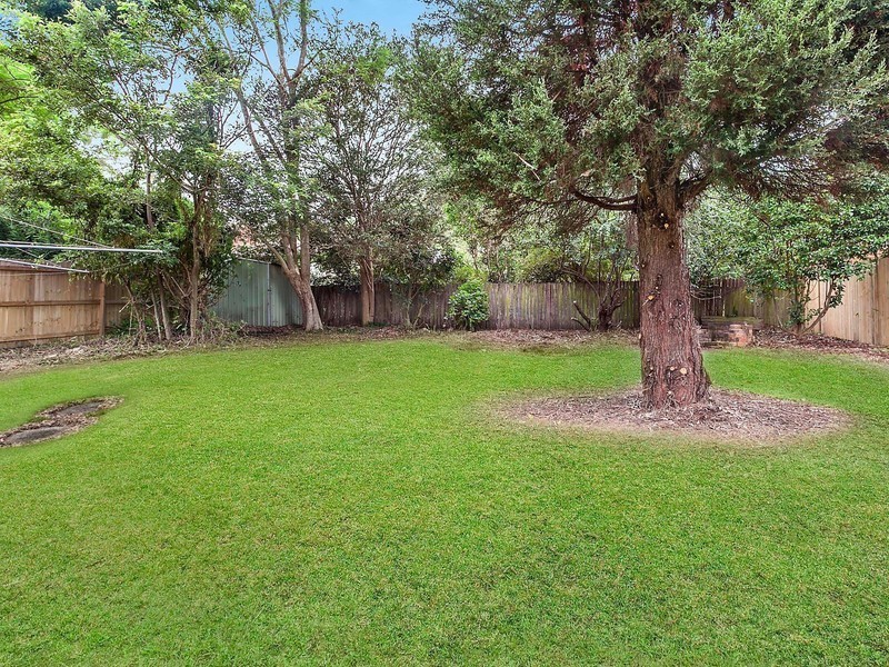 27 Putarri Avenue, St Ives NSW 2075