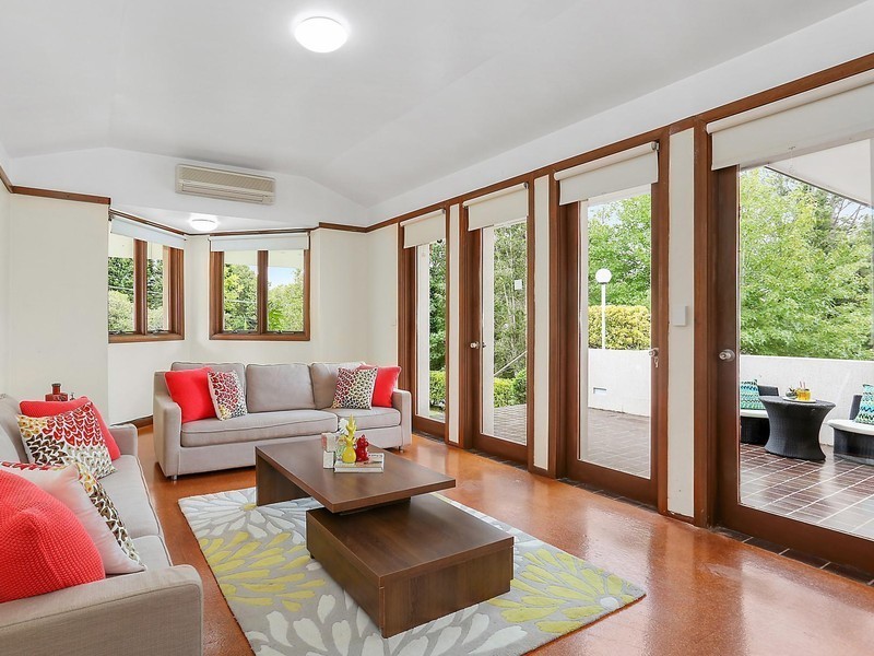 16 Greenhill Crescent, St Ives NSW 2075