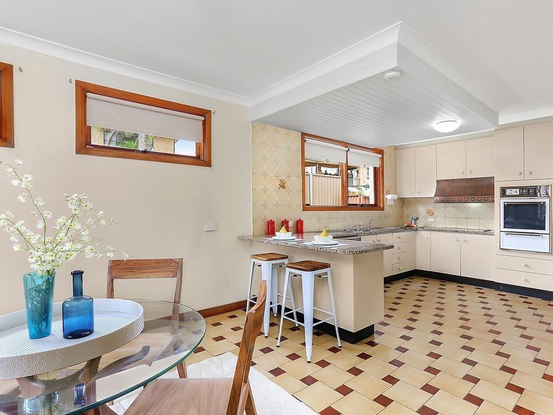16 Greenhill Crescent, St Ives NSW 2075
