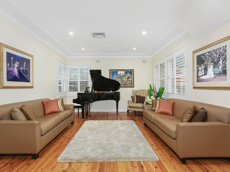 135 Fox Valley Road, Wahroonga NSW 2076