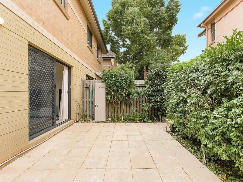 25 Charlton Drive, Liberty Grove NSW 2138