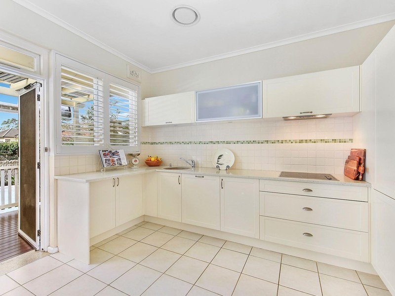 27 Benaroon Avenue, St Ives NSW 2075