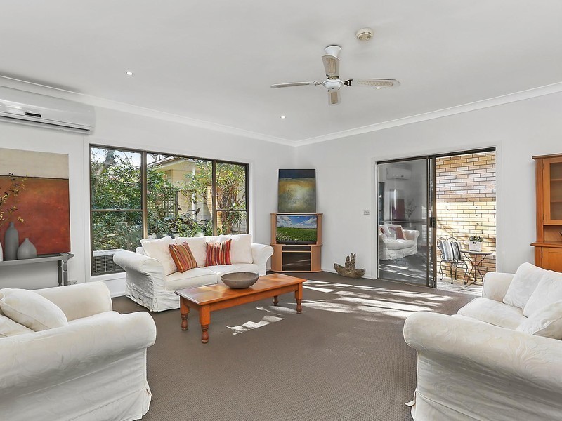 2 Taylor Avenue, Turramurra NSW 2074