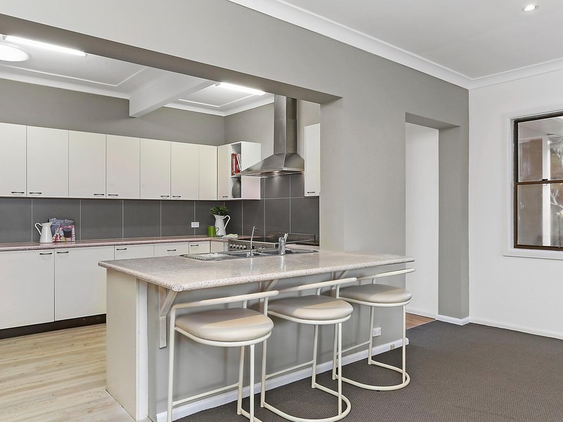 2 Taylor Avenue, Turramurra NSW 2074