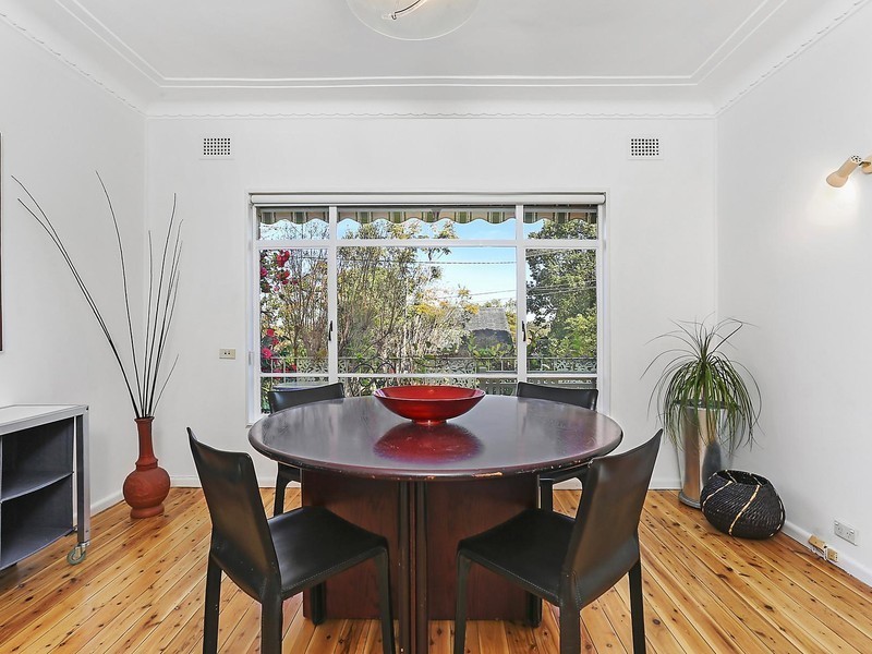 2 Taylor Avenue, Turramurra NSW 2074