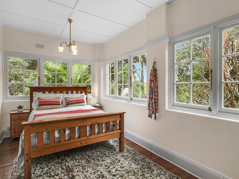 8 Kissing Point Road, Turramurra NSW 2074