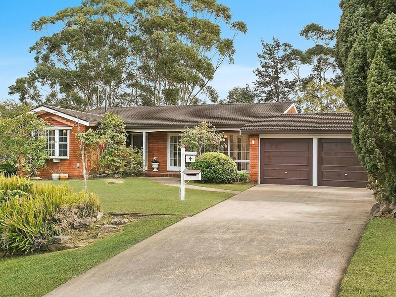 4 Howson Avenue, Turramurra NSW 2074