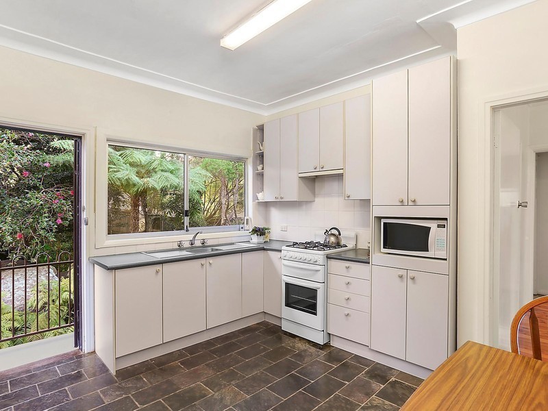 8 Chisholm Street, Turramurra NSW 2074