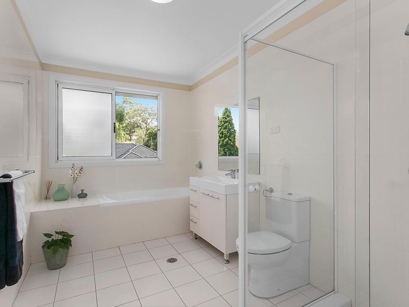 2A Greendale Avenue, Pymble NSW 2073