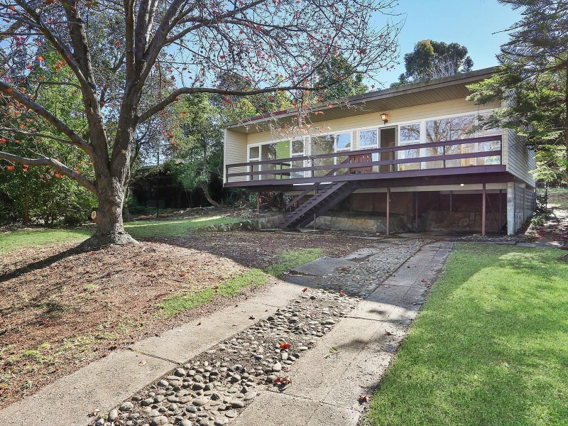 11 Hampshire Avenue, West Pymble NSW 2073