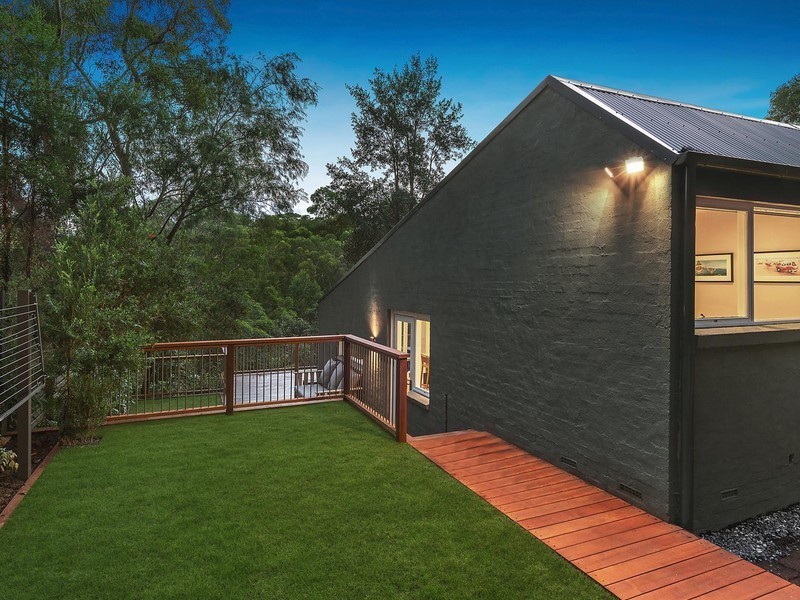 12 Pembroke Avenue, Turramurra NSW 2074