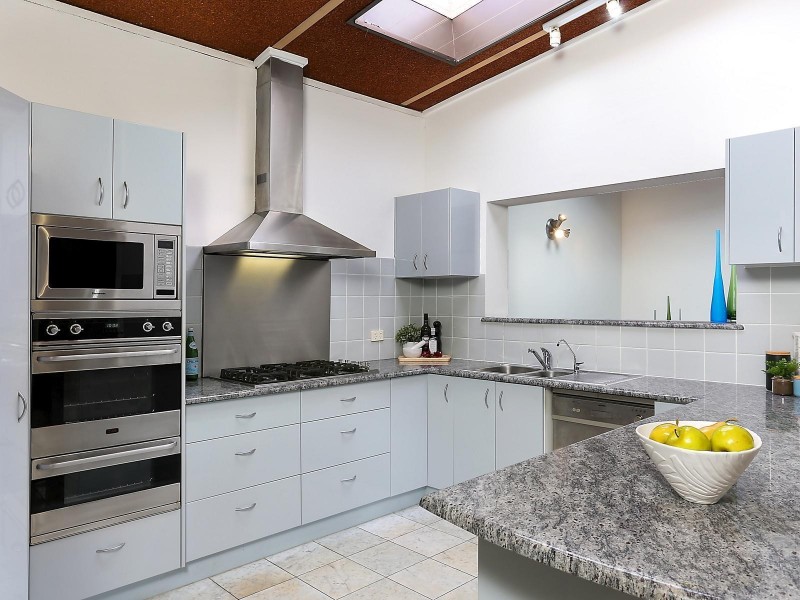 18 Raymond Avenue, Warrawee NSW 2074