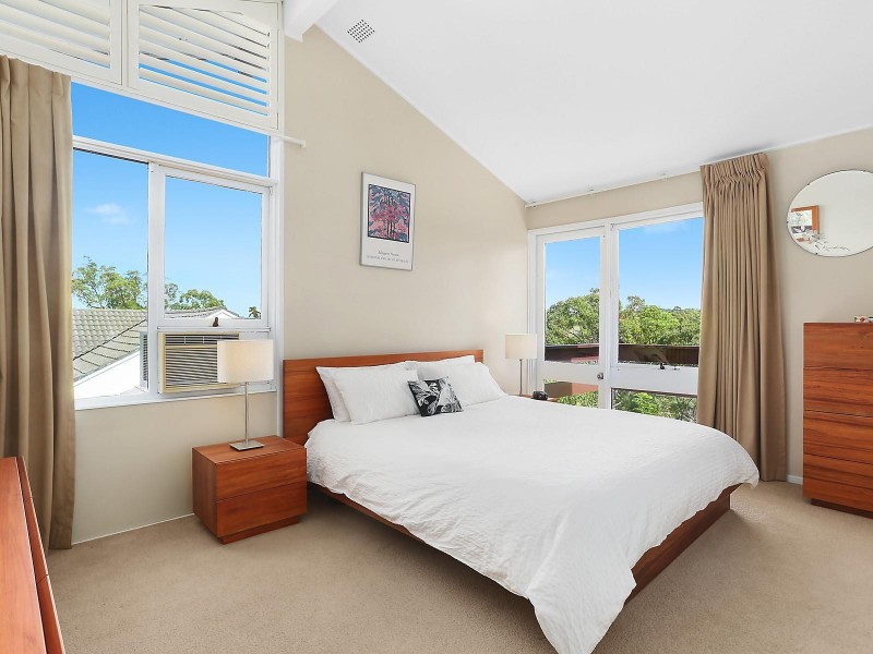 1 Tobruk Avenue, St Ives NSW 2075