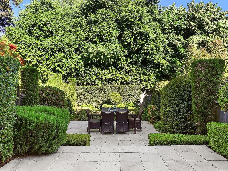 32 Hillcrest Drive, St Ives NSW 2075