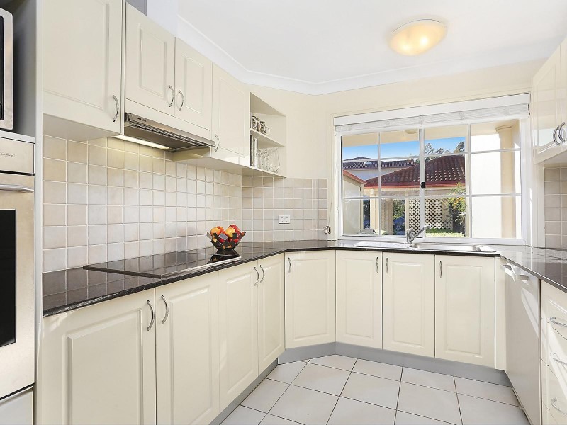 32 Hillcrest Drive, St Ives NSW 2075