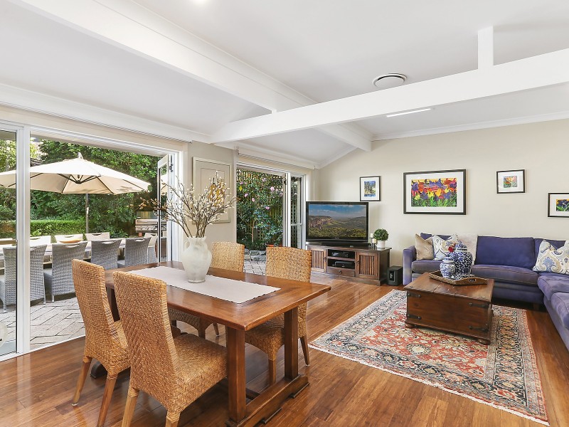 8 Lucia Avenue, St Ives NSW 2075