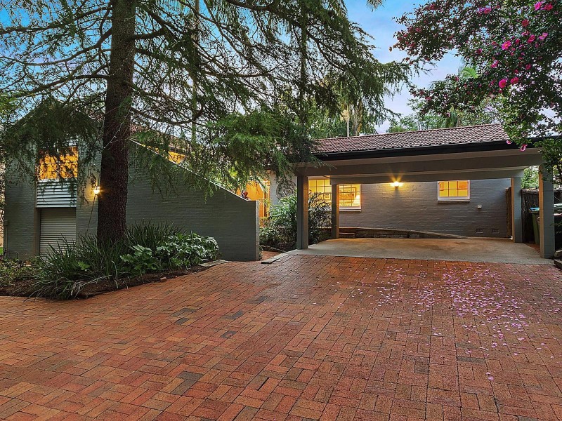 8 Lucia Avenue, St Ives NSW 2075