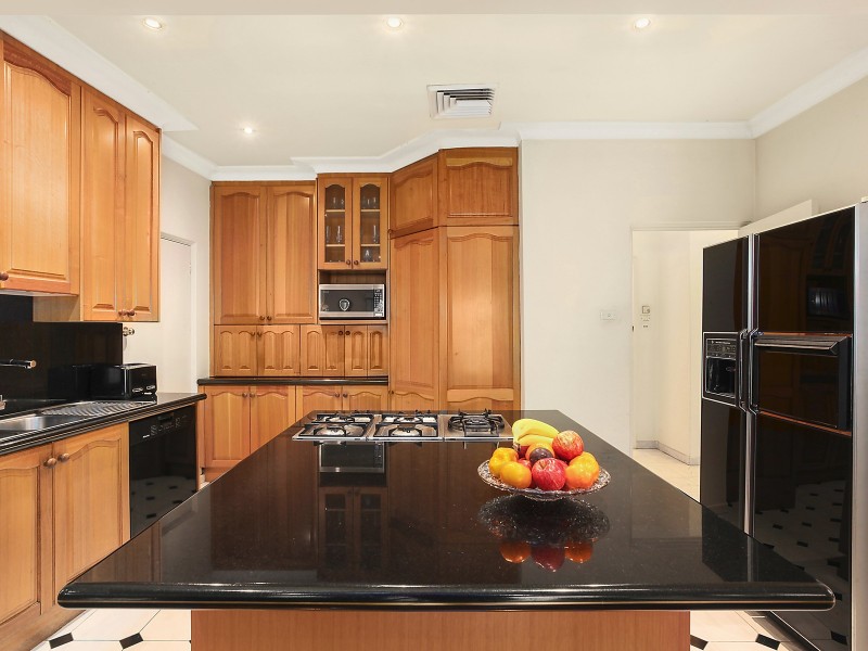 27 Fern Street, Pymble NSW 2073