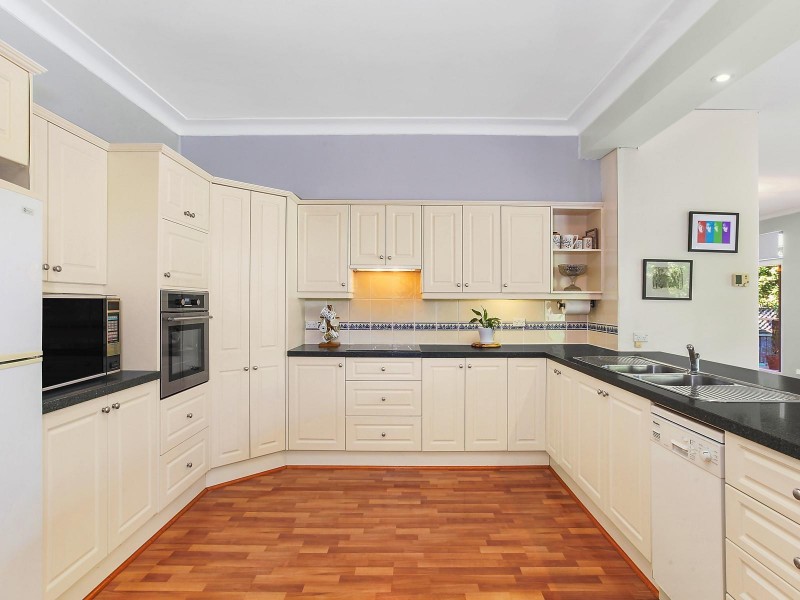 8 Fairlawn Avenue, Turramurra NSW 2074