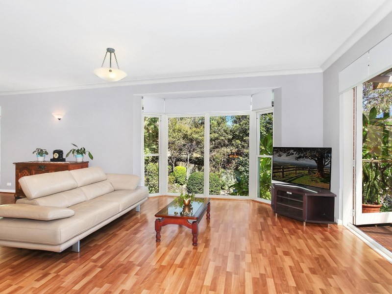 8 Fairlawn Avenue, Turramurra NSW 2074