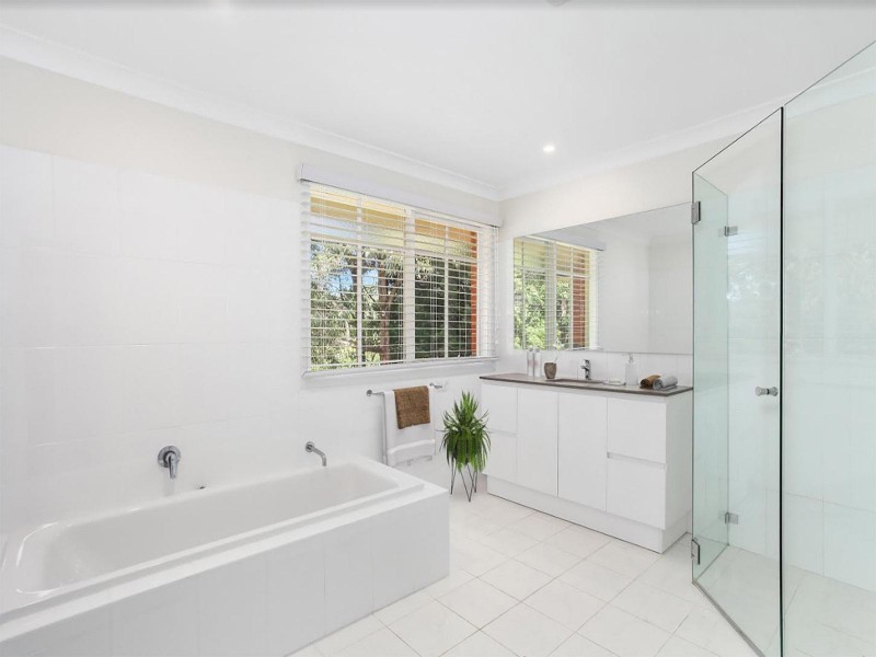 12 Greenway Drive, Pymble NSW 2073