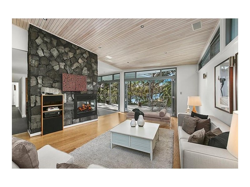 10 Kananook Avenue, Bayview NSW 2104