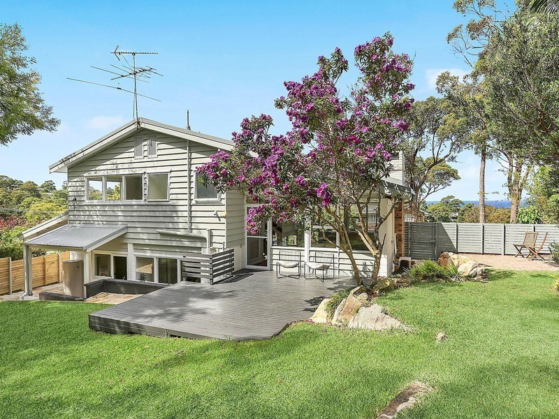 8 Bungoona Avenue, Elanora Heights NSW 2101