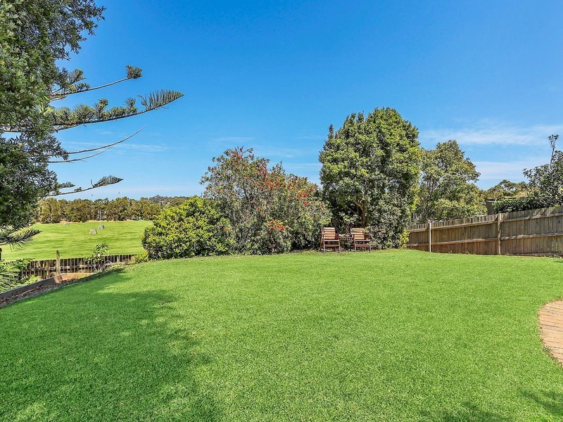 15 Arnott Crescent, Warriewood NSW 2102